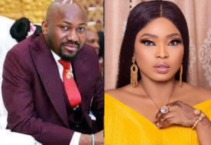 Halima Abubakar Apologizing To Apostle Suleman