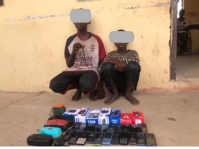 Bauchi Police Arrest Teenagers For Phone And Music Player Theft