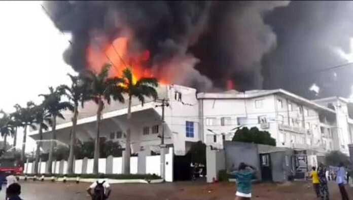 Fire Guts Building In Lagos