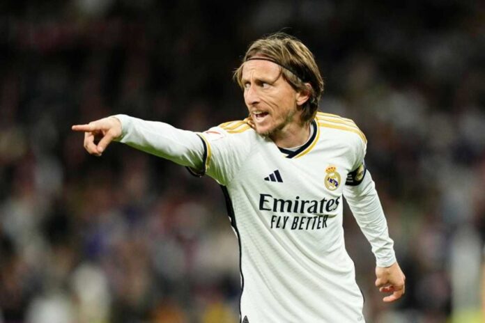 Luka Modrić Playing For Real Madrid