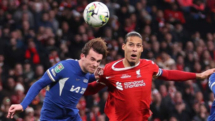 Nikee Van Dijk Scoring Goal Against Chelsea