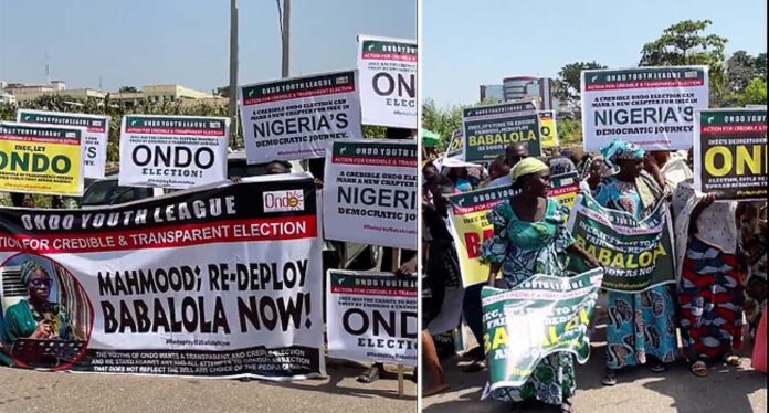 Ondo Youths Protesting At Inec Headquarters