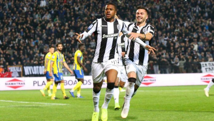 Paok Fc Players Celebrating Goal Against Levadiakos