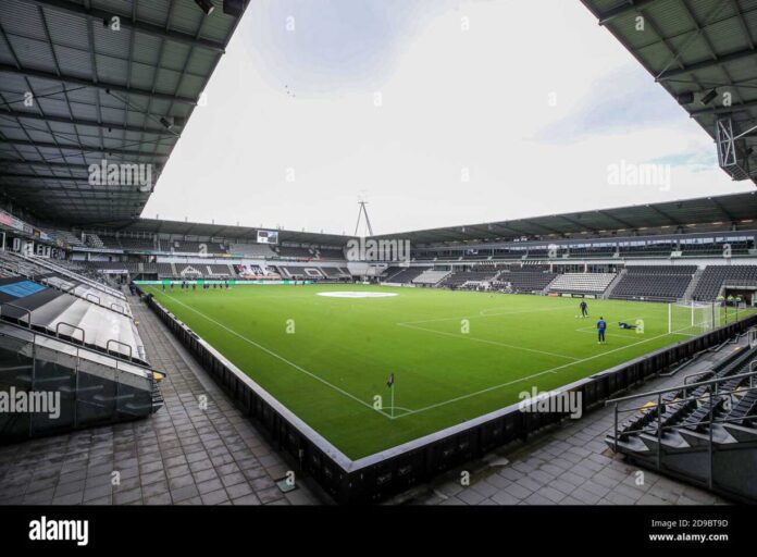 Fc Utrecht Vs Heracles Almelo Stadium