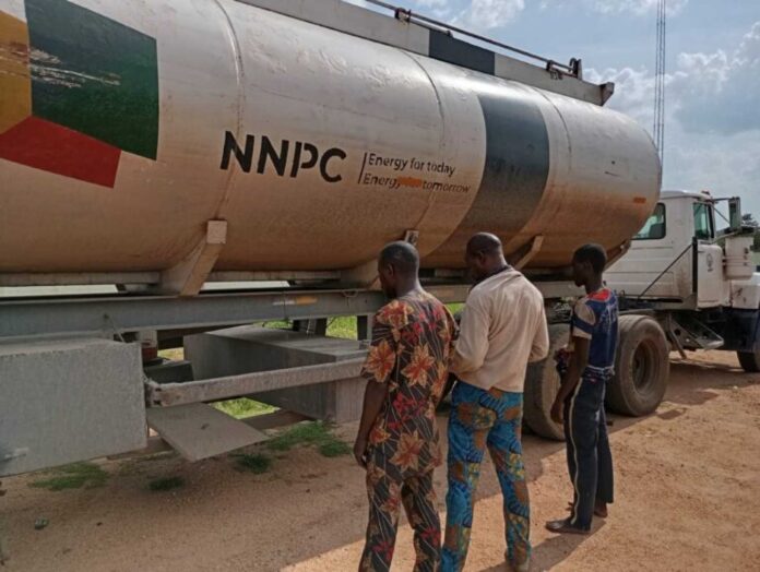 Nscdc Arrests Nnpcl Truck Driver Fuel Diversion