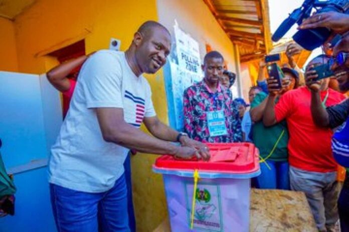 Ondo Election Minister Olubunmi Tunji Ojo Voting