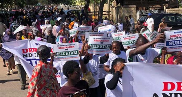 Protesters Demanding Kyari's Resignation At Nnpc Headquarters