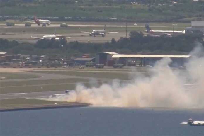 Qantas Plane Emergency Landing Sydney Airport Grass Fire