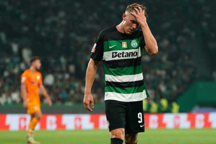 Viktor Gyökeres In Action On The Football Pitch