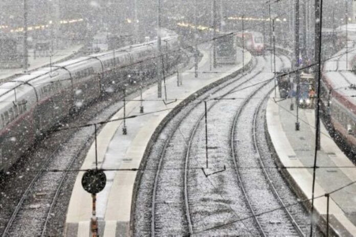 Winter Storm Ireland France Uk Travel Disruption