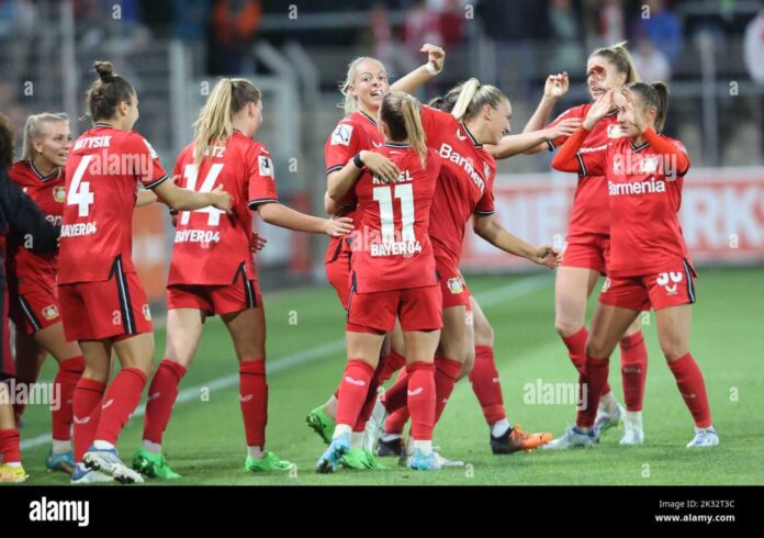 Bayer 04 Football Women Team Celebrating