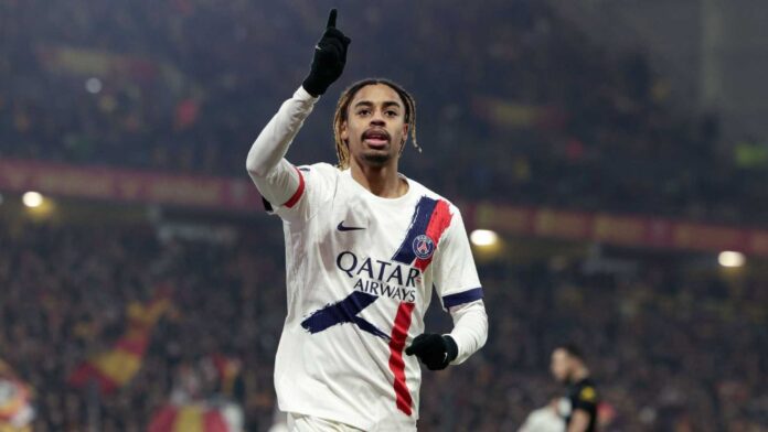 Bradley Barcola Paris Saint Germain Action Shot