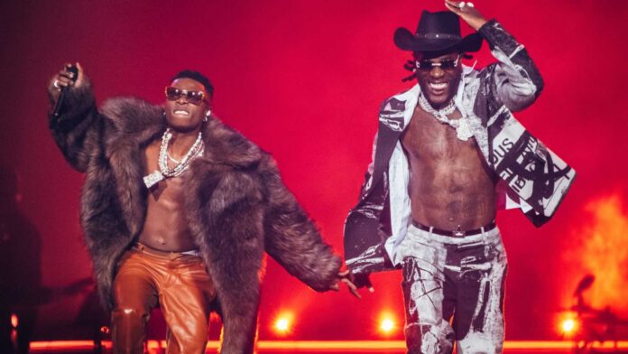 Nigerian Music Stars Giving Away Money