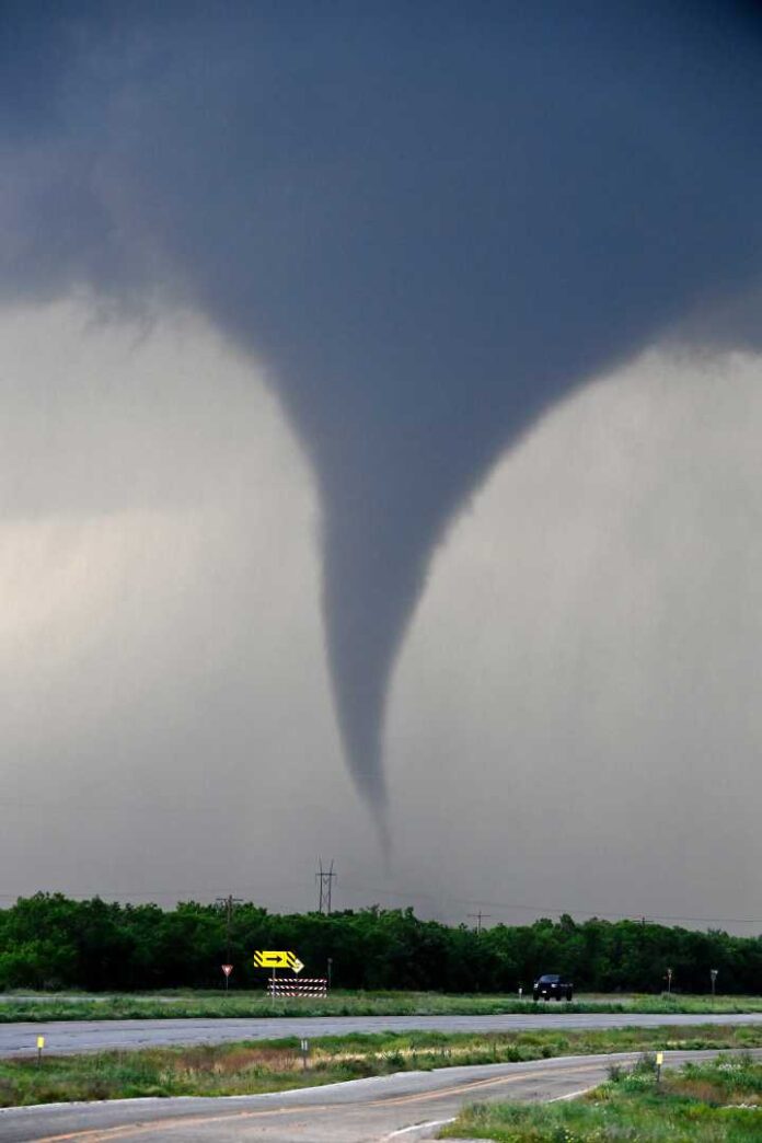 Severe Weather Storm Central U.s. Tornado