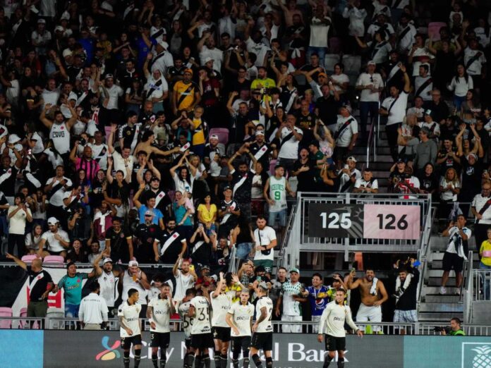 Vasco Players Resting Before Game