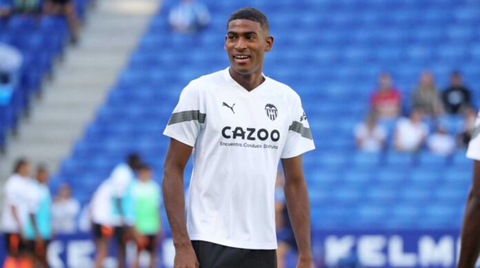 Cristhian Mosquera Valencia Defender
