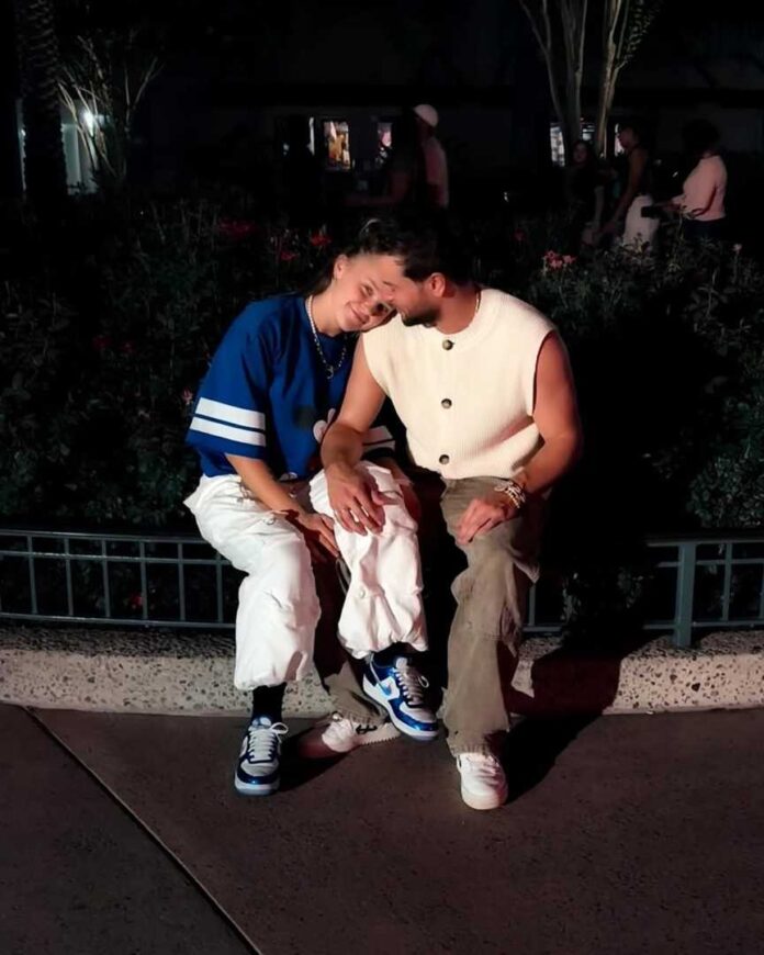 Jojo Siwa And Chris Hughes Cozy Selfie