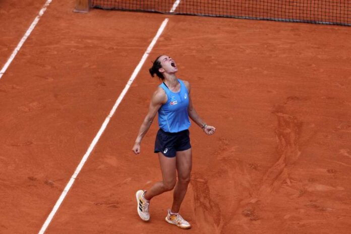 Loïs Boisson Tennis Player At Roland Garros
