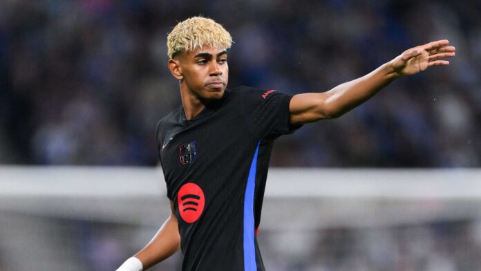 Barcelona Team Arriving In Japan For Tour