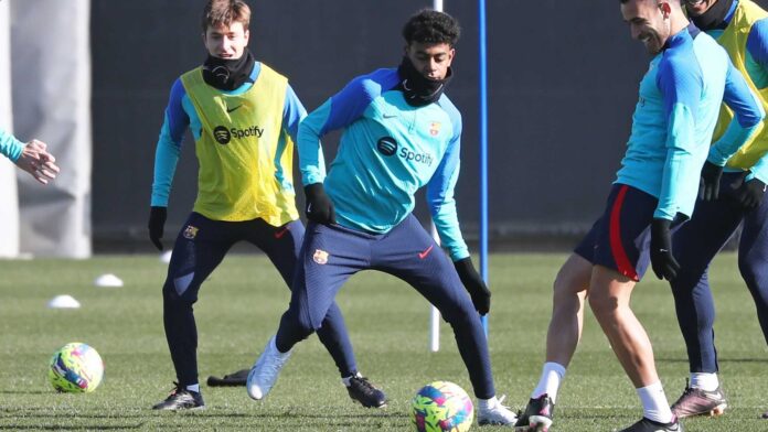 Lamine Yamal Training With Football
