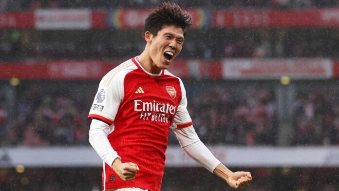 Takehiro Tomiyasu Football Defender