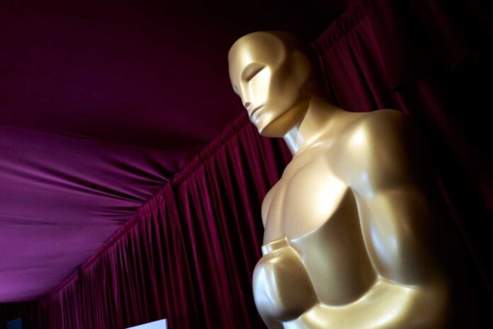 Tom Cruise And Ana De Armas Holding Hands