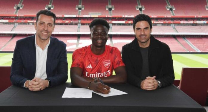 Arsenal Players Signing Contract