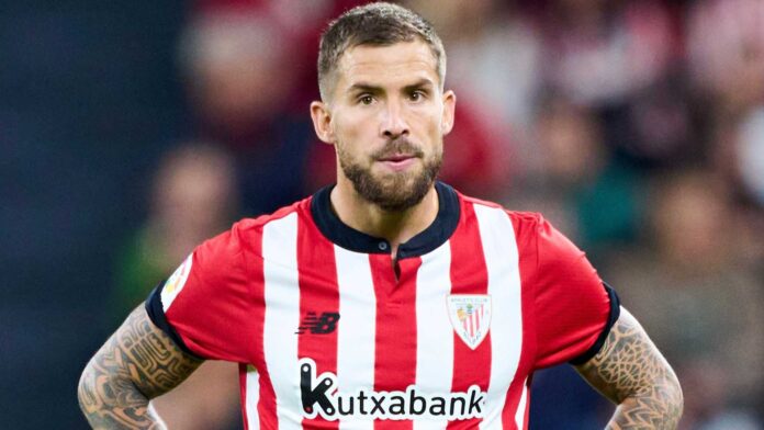 Iñigo Martínez Playing Football With Barcelona