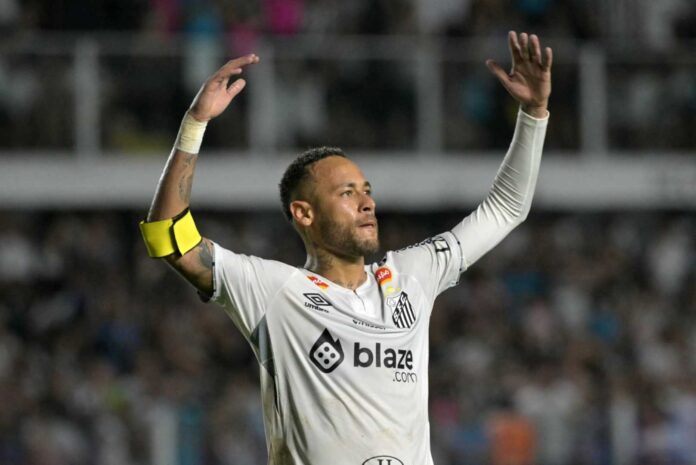 Neymar Playing For Santos In Recent Match