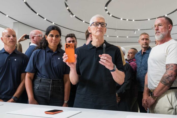 Apple Ceo Tim Cook Unveiling Iphone Air