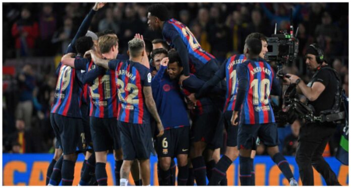 Barcelona Players Celebrating Goal In La Liga Match