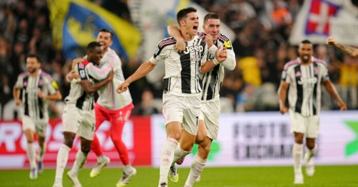 Juventus Players Celebrating Victory Derby D’italia