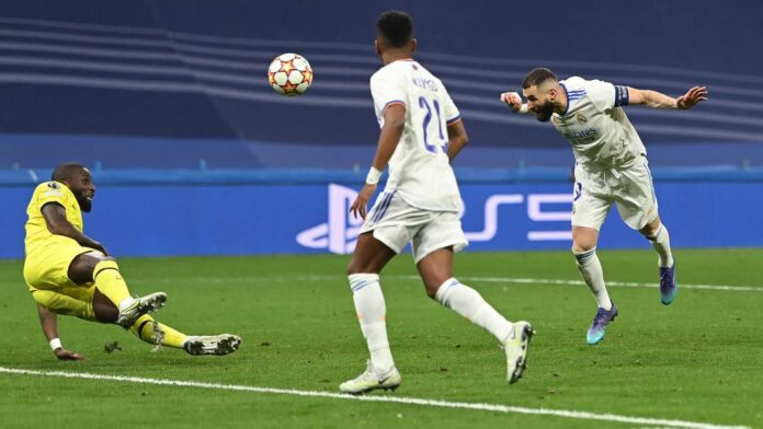 Karim Benzema Football Action