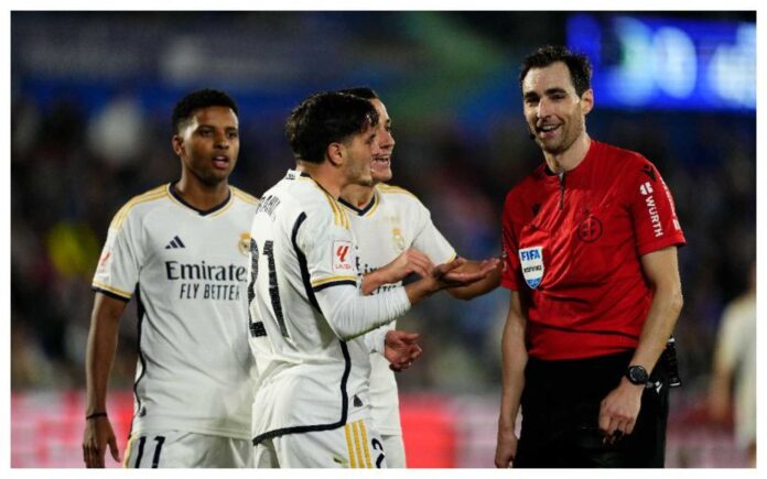Real Madrid Players Arguing With Referees