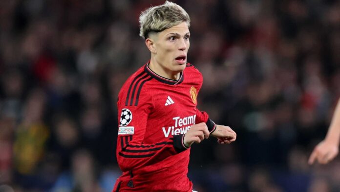 Alejandro Garnacho Chelsea Action Shot