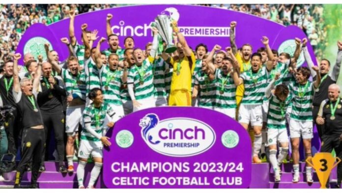 Celtic Football Team Celebrating A Victory