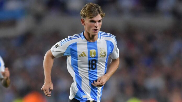 Nico Paz Soccer Player With Como