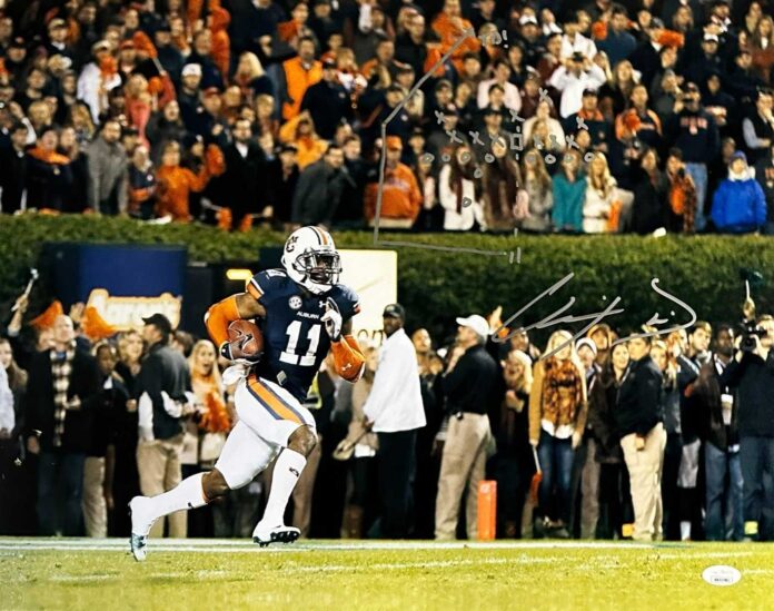 Patrick Mahomes Throws Pass Vs Lions