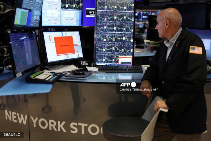 Stock Market Trading Floor, Inflation Data, Earnings Reports