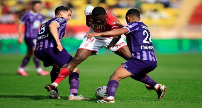 Toulouse And Rennes Soccer Teams Up In Stadium