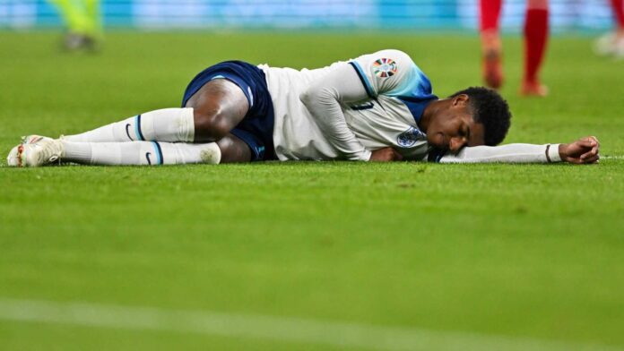 Trent Alexander Arnold And Marcus Rashford Football Clash