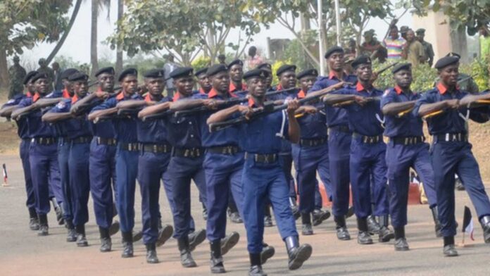 Bauchi Nscdc Officers Arresting Robbers