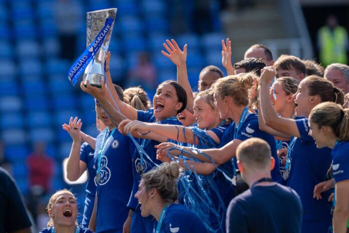 Chelsea Fans In Perth Celebrating With Trophy