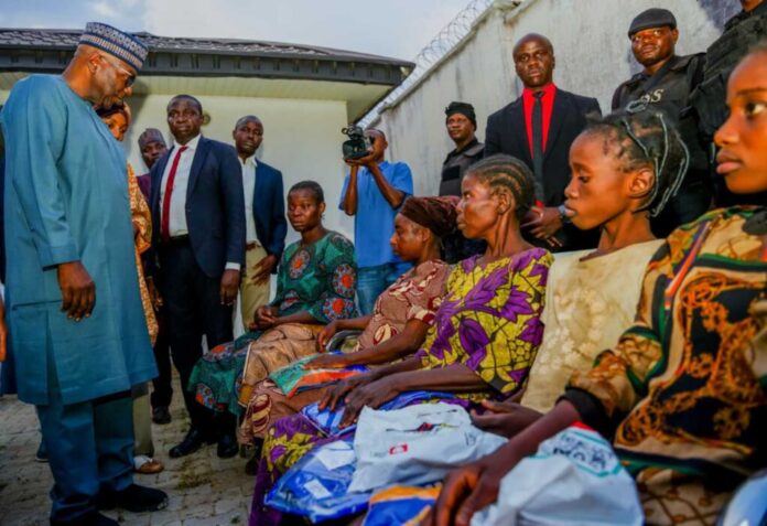 Kwara Governor Abdulrahman Abdulrazaq With Released Hostages