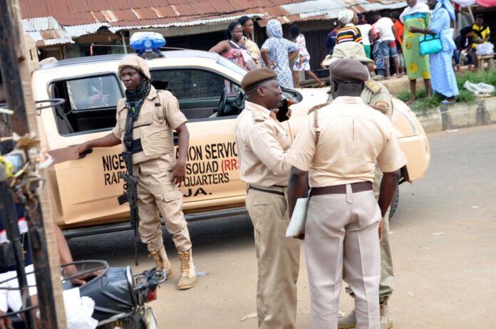 Nigerian Immigration Staff At Seme Border Control