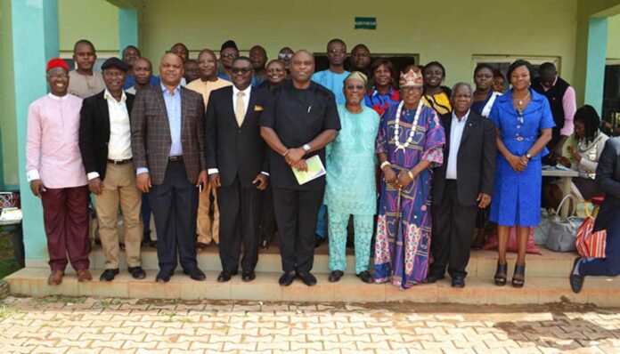 Uk And Solomon Islands Leaders At Signing Ceremony