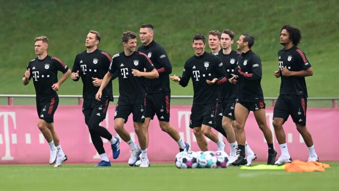 Eintracht Frankfurt Players Training Session