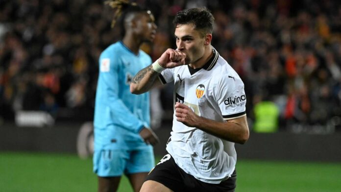 Hugo Duro Celebrating Goal For Valencia