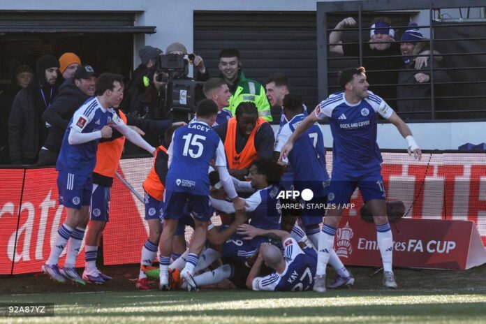Macclesfield Fc Players Celebrating