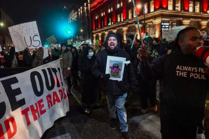 Minneapolis Protests Immigration Officer Shooting